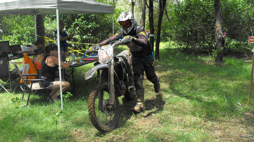 Macka Dodt runs to change over at the first leg of the Husaberg Pony Express. Macka Dodt runs to change over at the first leg of the Husaberg Pony Express.
